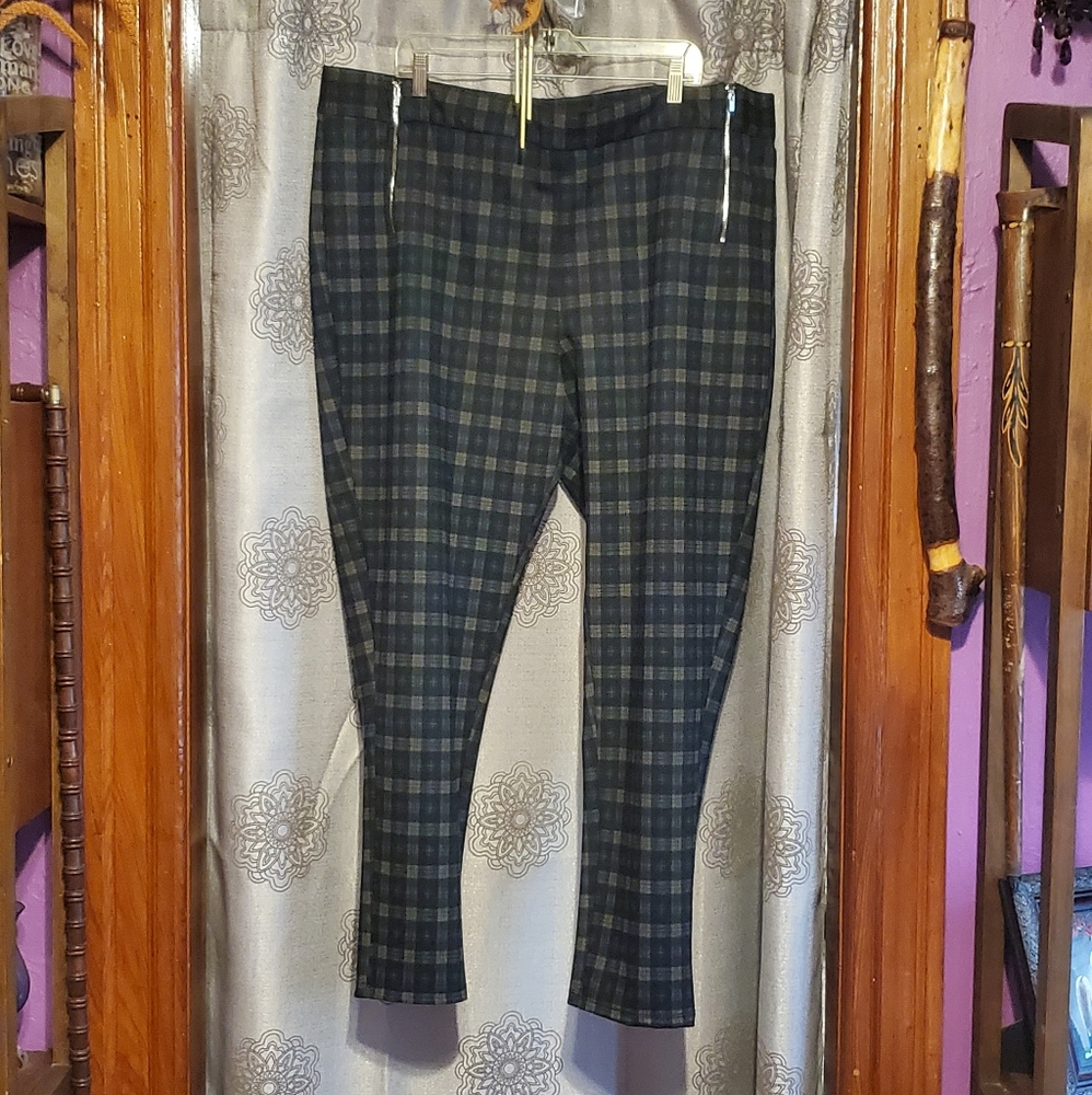 Slimming Options Dress Pant Size 3X.